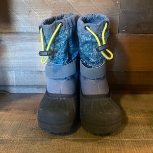 Columbia toddler boys 11 snow boots